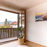 Gemuetliche Am Kochelsee * Schlehdorf